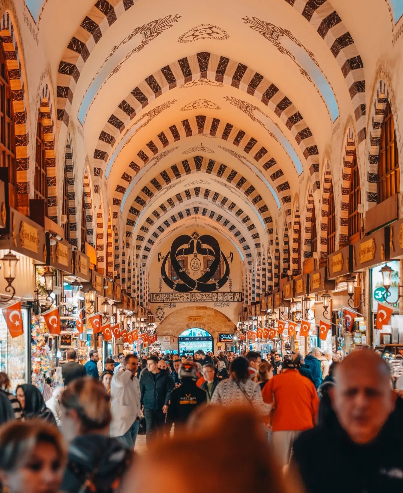 Mısır Çarşısı İstanbul Rehberi (2026): Tarihi, Baharatları ve Ziyaret İpuçları